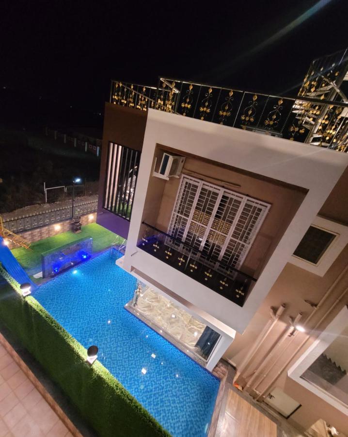 Mount Resorts Lonavala 5 Bhk Luxurious Villa With Private Pool And Full Size Cricket Football Turf Εξωτερικό φωτογραφία